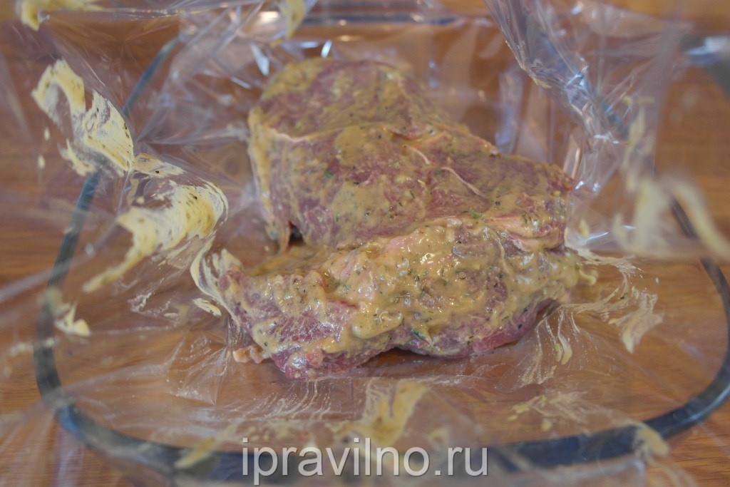 Scorze di manzo cotte   salsa di senape   mettere la carne in un sacchetto (manica) per la cottura